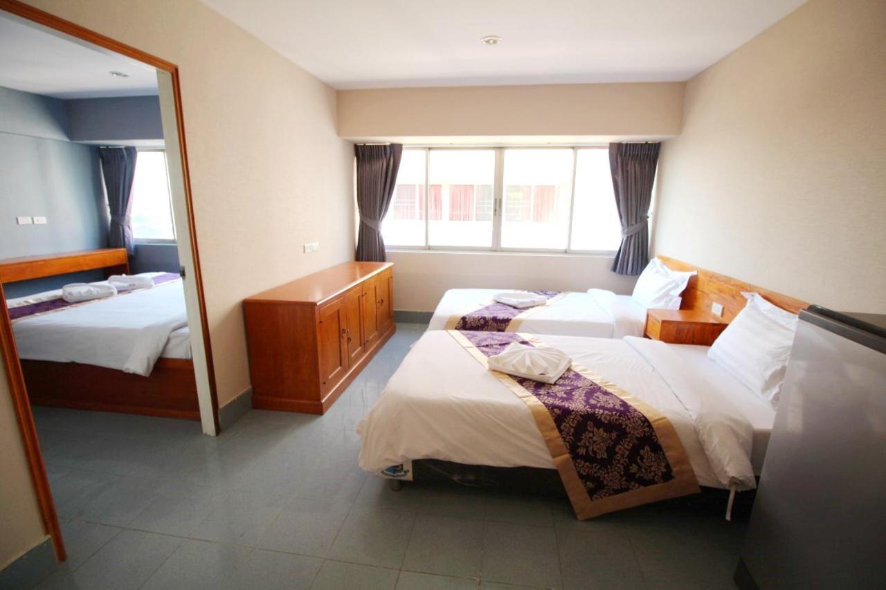 Lee Place Phatthanakan Condo Bangkok Exterior photo