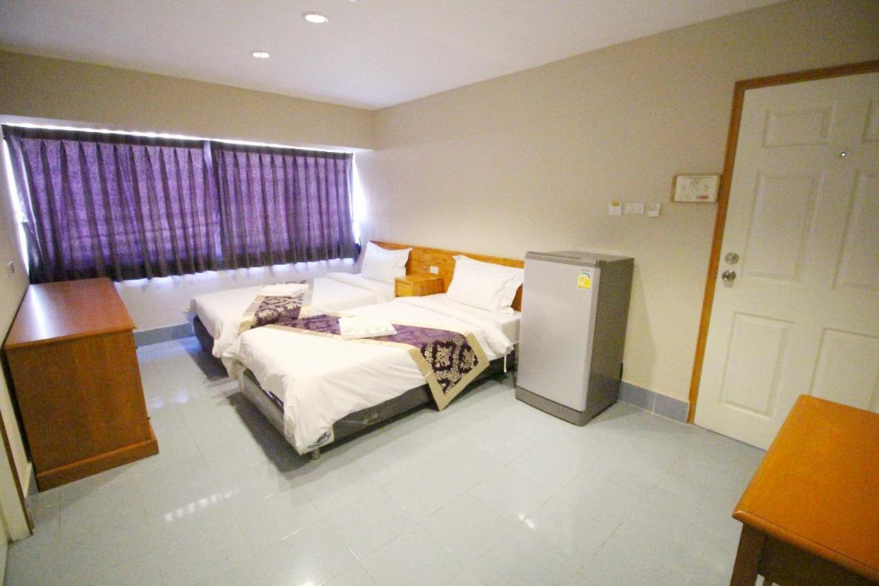 Lee Place Phatthanakan Condo Bangkok Exterior photo